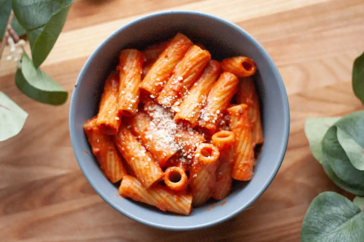 Easy Creamy Tomato Pasta